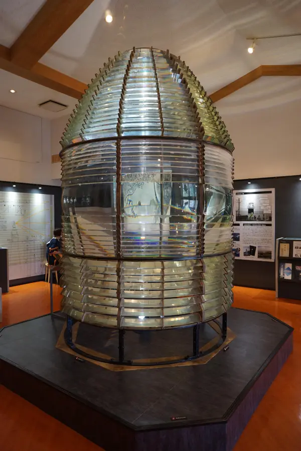 積丹に宇宙船? いえいえ60年ぶりに里帰りした灯台のレンズです