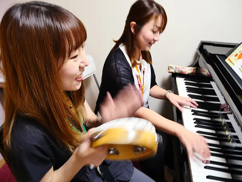うん十年前の記憶を辿り、4歳児になりきります。