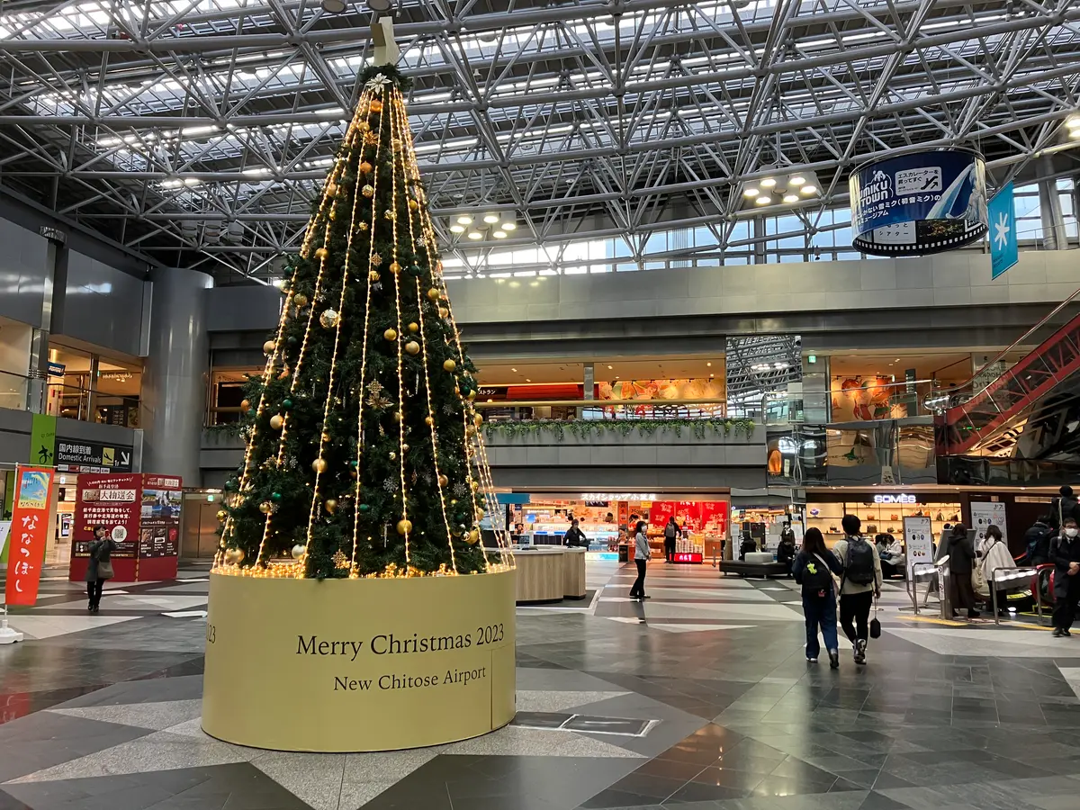 【新千歳空港】クリスマスイベント開催中!!& 冬季限定おすすめスイーツ『スノーサンド』発売中!!