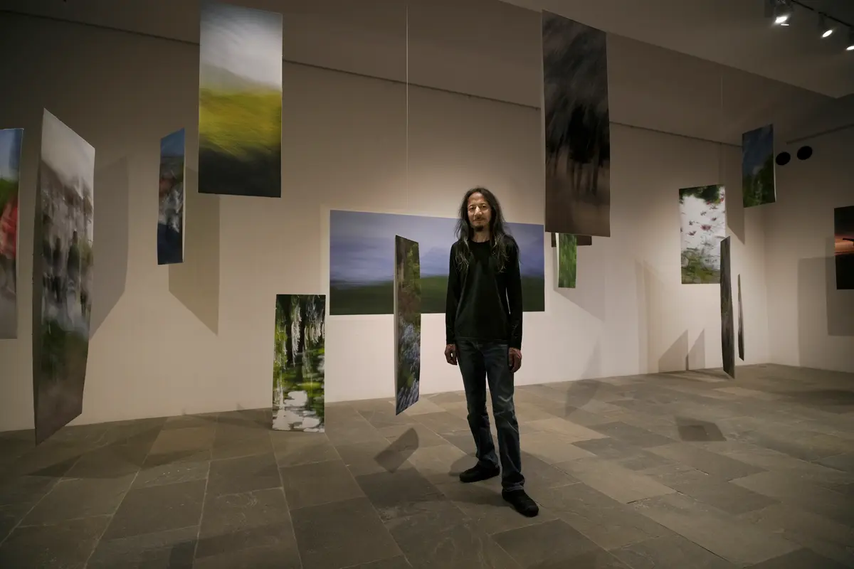 「生きていること自体が表現」山岸靖司 インタビュー｜札幌・茶廊法邑で個展開催中