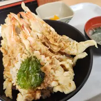 【衝撃】500円でえび天10尾！？札幌・手稲「馬鹿値食堂」のえび天丼｜店名に偽りがなさすぎた