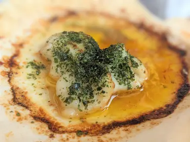 北海道産ホタテのロースト柑橘あおさバターソース