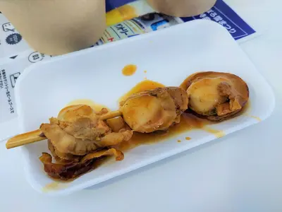 照り焼きホタテ串 500円(税込)