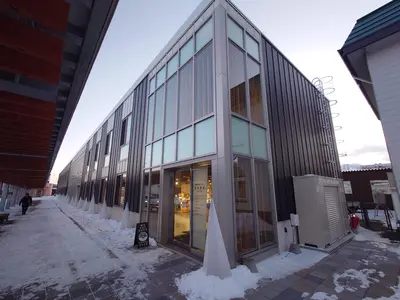 【新得町】駅直結の交流拠点「とくとく」｜カフェ・遊び場・鉄道展示で家族で楽しめる新スポット