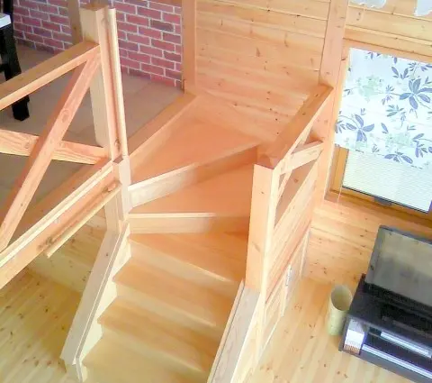 木製のスキップフロア