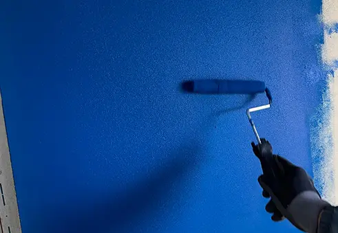 岩倉化学工業(株)・あいもり(株):ほたて漆喰ローラー塗り体験