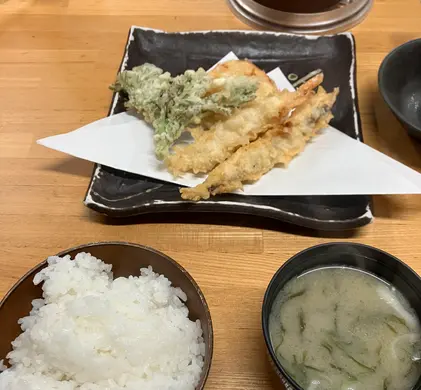 ご飯もキムチも食べ放題！安くて旨い♪【天ぷら徳家】札幌・西野