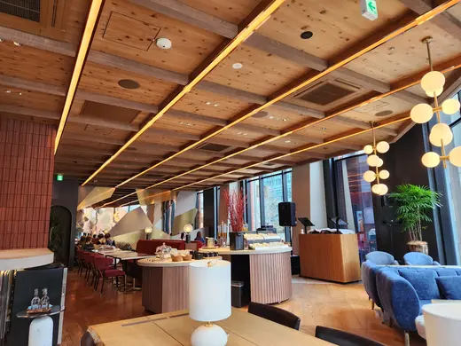 すすきので静かに作業できる穴場ラウンジ THE KNOT SAPPORO「LES BOIS」｜550円でドリンク飲み放題のカフェタイムが快適すぎた