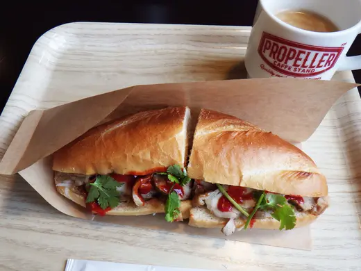 岩見沢の朝カフェ「カフェスタンド プロペラ」｜朝8時オープンでバインミー・モーニングが食べられるおしゃれカフェ