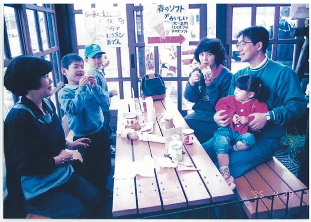 末娘が幼稚園に通い始めた頃から再就職に向けて簿記を学び、働きながらファイナンシャルプランナーや宅建の資格を取得しました。30 - 40代はとにかくやる気満々の時期でしたね。