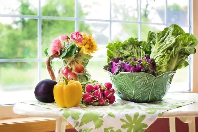 窓辺に置かれた野菜
