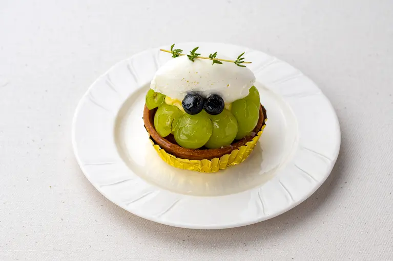 ル・パティシエ・フルタ「シャインマスカットのタルト」※18日限定