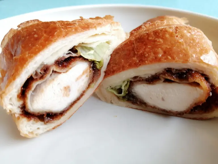 つぶら屋さんのササミパン