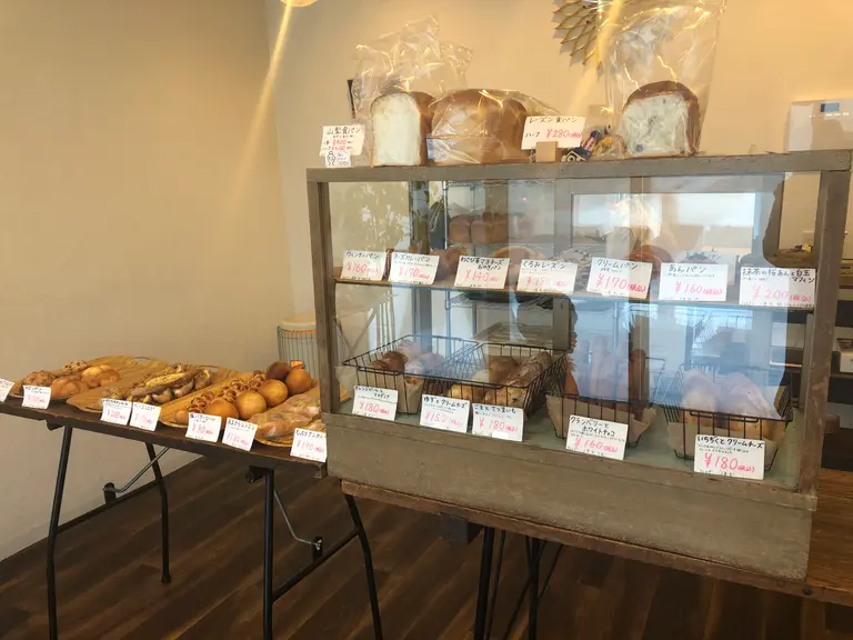 パン工房ゆう店内