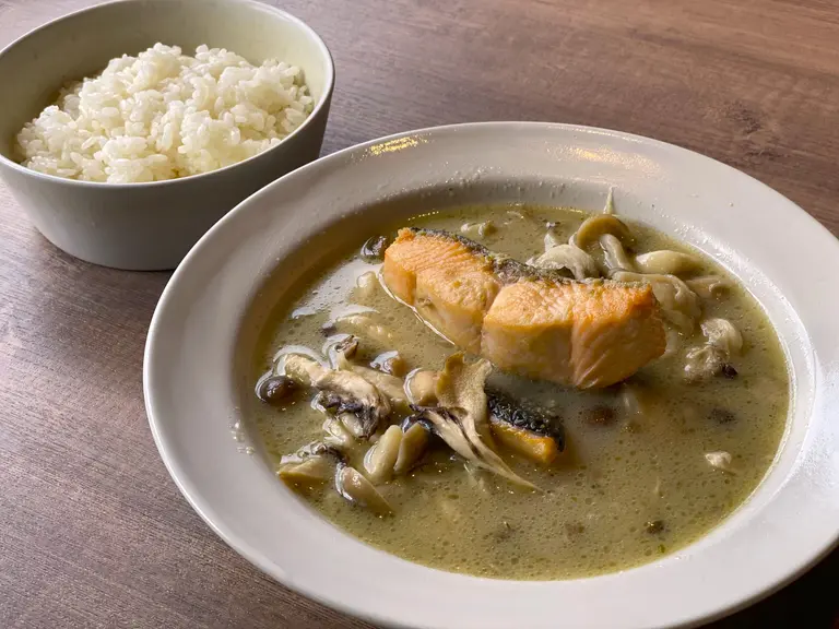 第二十一北洋丸 鮭のグリーンカレー《ライス付き》