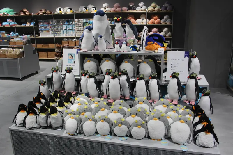 ペンギンぬいぐるみ