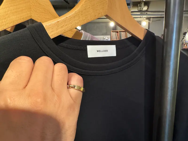 当然、ウェルダー(WELLDER)のTシャツと合う。