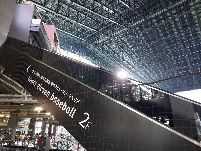 この上りエスカレーターが最短ルート