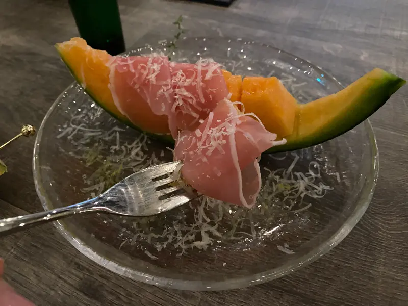 『生ハムメロン（990円）』