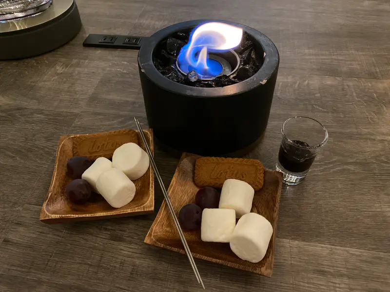 『暖炉で焼きマシュマロセット（1100円）』