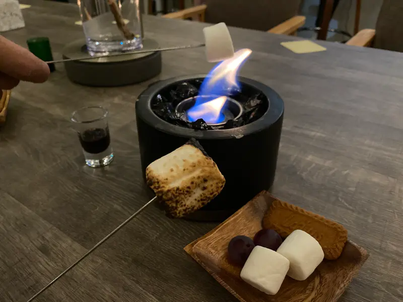 『暖炉で焼きマシュマロセット（1100円）』