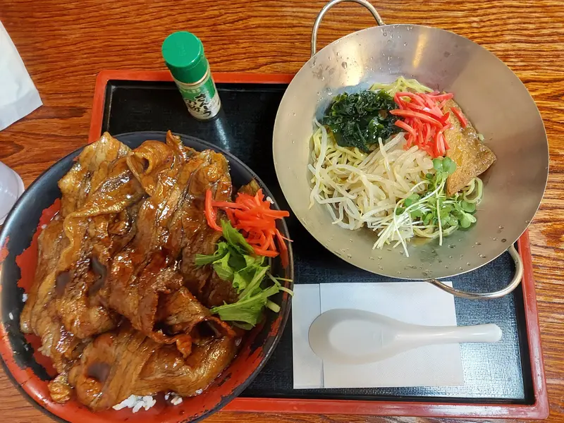 豚丼セット(950円)