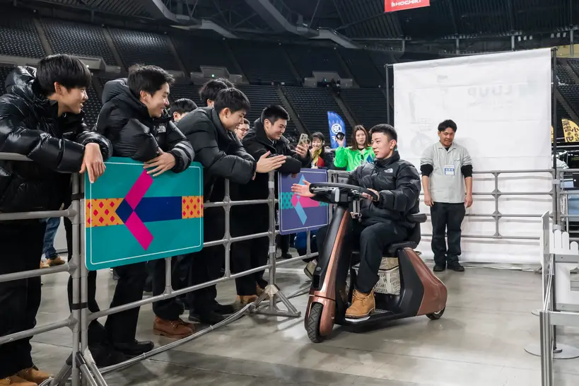 座って乗るC+walk S