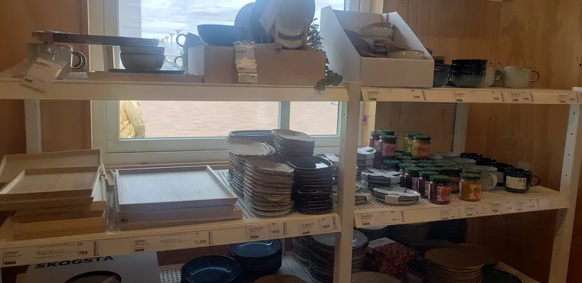 食器やトレイなどのキッチン周りの商品