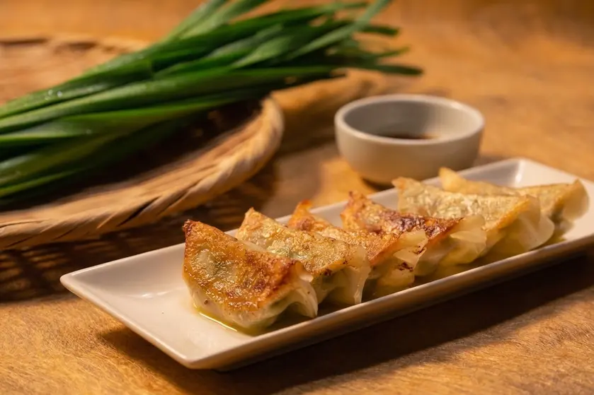 韮華餃子（二ラヴァーナ）実演販売