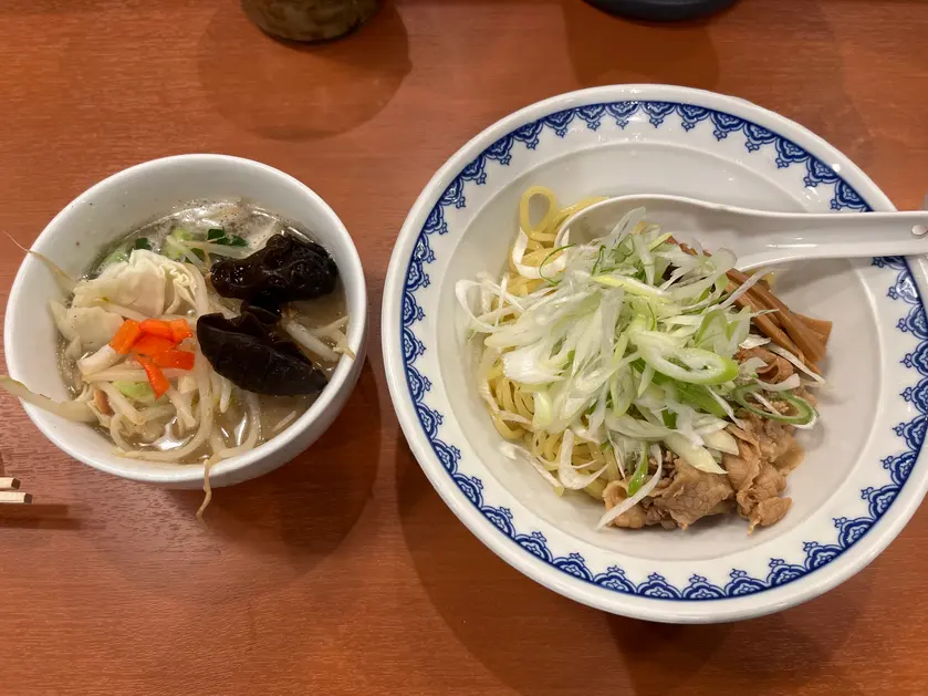 夜限定の「薬膳味噌つけ麺・味噌味」（1200円）＋ネギトッピング