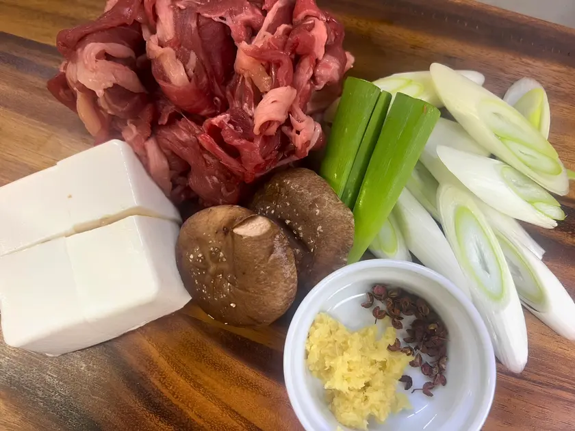 冷蔵庫にあった牛肉の切り落とし 豆腐 椎茸 長ねぎ