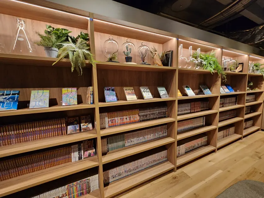 サウナ本も並ぶマンガコーナー