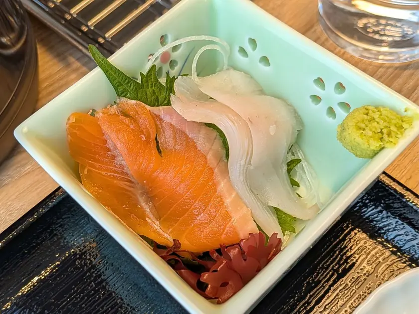 うおなみ定食の刺身
