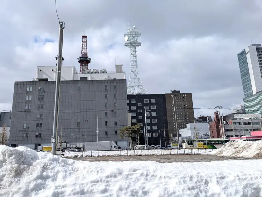 うおなみ食堂を背に西側を臨む光景