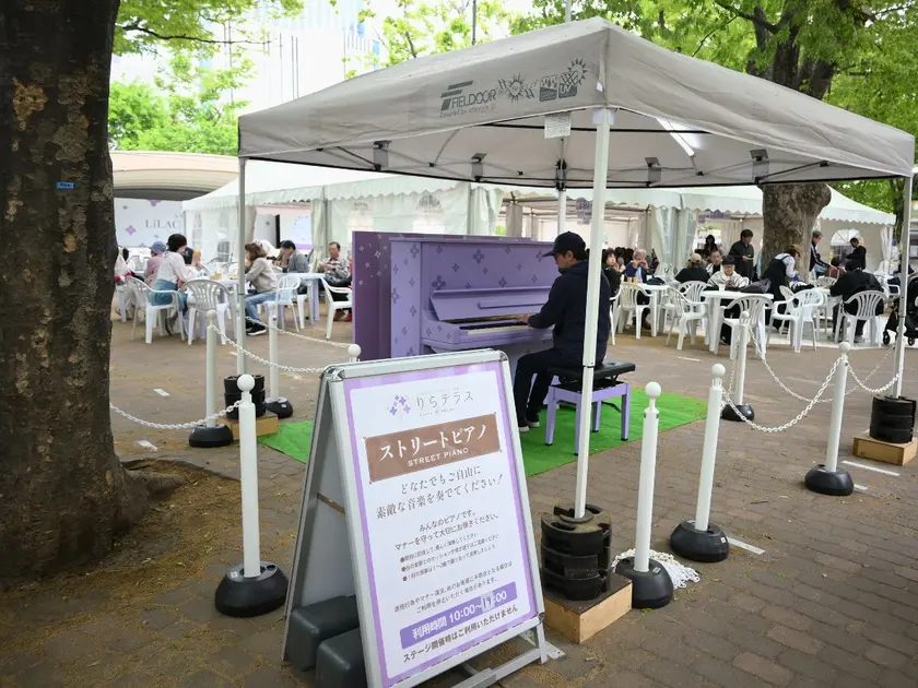 さっぽろライラックまつり6丁目会場のストリートピアノ