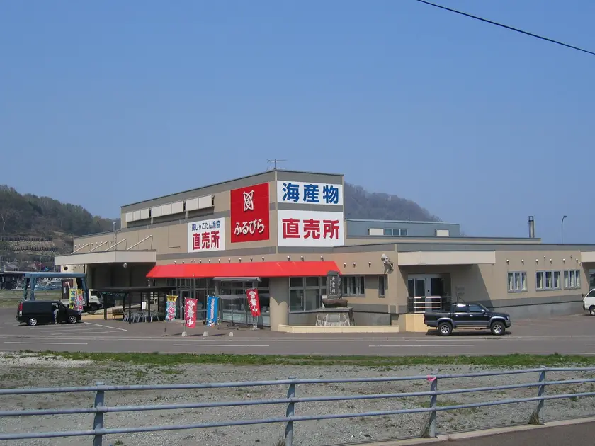 「海産物」「直売所」の看板が目印